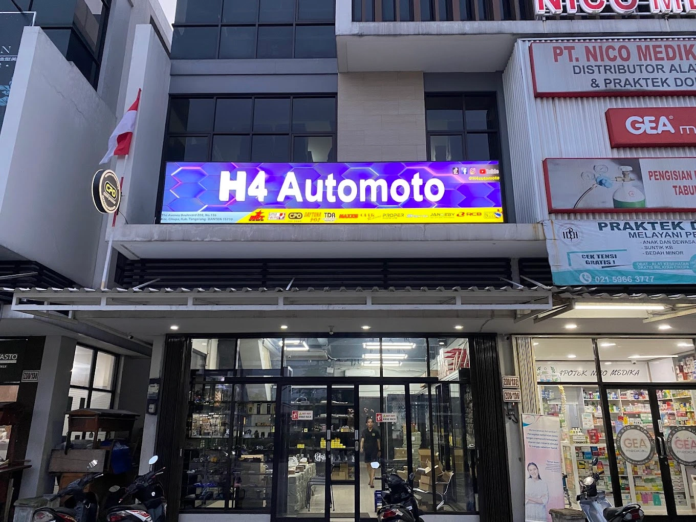 Display Room H4 Automoto